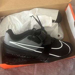 Nike Romaleos 4, 10.5, NNW, in box